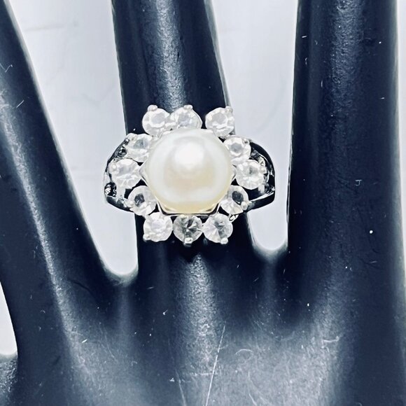 Elegant Design Silver Tone Faux Pearl & Rhinestone Statement Ring (R426) - Picture 2 of 8